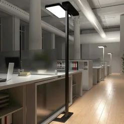 Arcchio gulvlampe til kontor Aila, svart, dagslyssensor| Gulvlamper