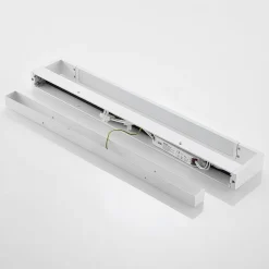 Arcchio LED-vegglampe Jora, 60 cm, hvit, svingbar, IP44| Led-Innendørs|Vegglamper