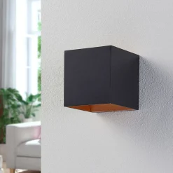 Arcchio LED-vegglampe Zuzana, kantet, svart, 10 cm bred| Design- Og Hotellbelysning