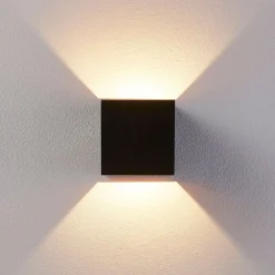 Arcchio LED-vegglampe Zuzana, kantet, svart, 10 cm bred| Design- Og Hotellbelysning