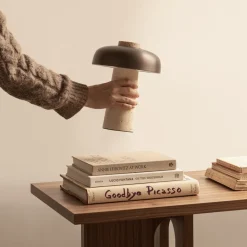 Audo Copenhagen Audo bordlampe, sand/bronse, stein, 24,5 cm