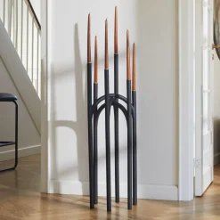 AYTM Angui lysestake, svart, høyde 92 cm, jern| Møbel Og Interiør