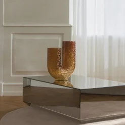 AYTM Arura-vase, ravfarget, høyde 40 cm, bredde 34 cm, glass