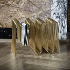 AYTM Magasinholder Curva, gull, bredde 40 cm, stål| Møbel Og Interiør