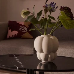 AYTM Uva-vase, keramikk, hvit, Ø 20 cm, drueform| Møbel Og Interiør