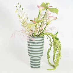 AYTM Varia vase, grønn, Ø 15 cm, høyde 30 cm, keramikk| Møbel Og Interiør