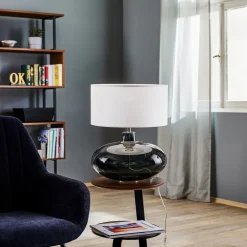 Argon Bordlampe Skien, skjerm hvit, glassfot røykgrå| Bordlamper