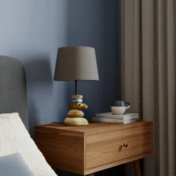 ONLI Bordlampe Vera, stoffskjerm og steindekor, 38 cm