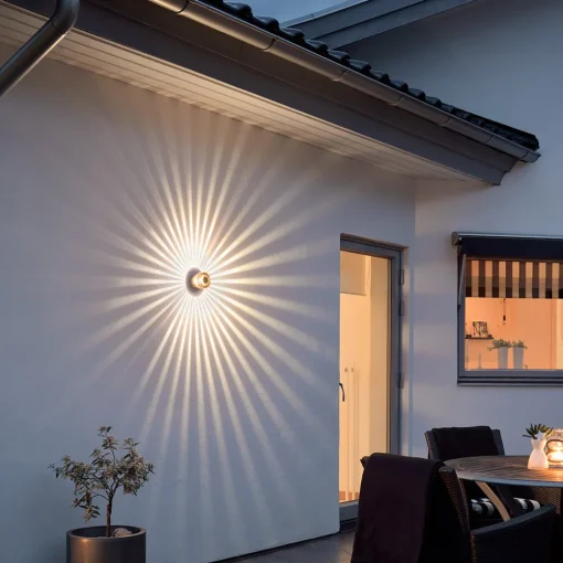 Konstsmide Bronsefarget vegghengt utelampe Monza med LED-lys Discount