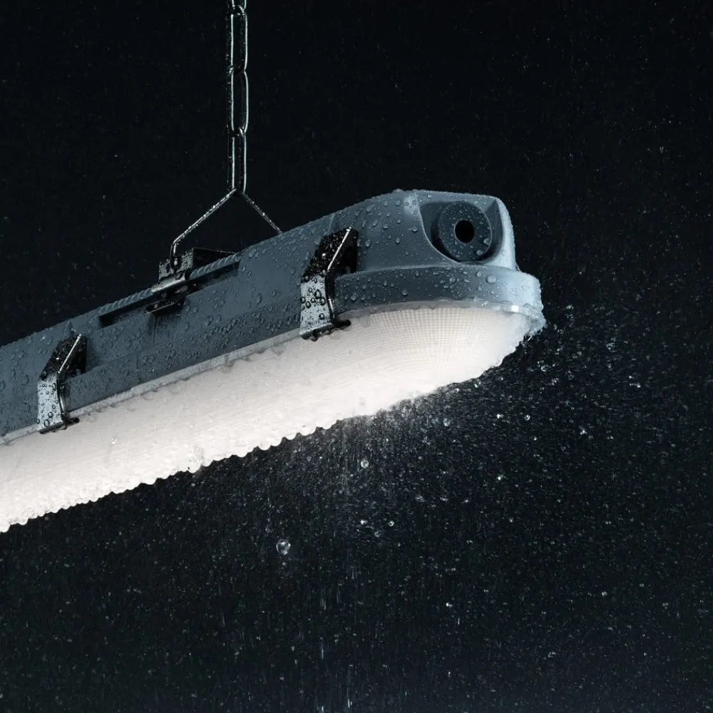 BRUMBERG Humid One lampe til våtrom, 28 W, 149 cm| Teknisk Lys