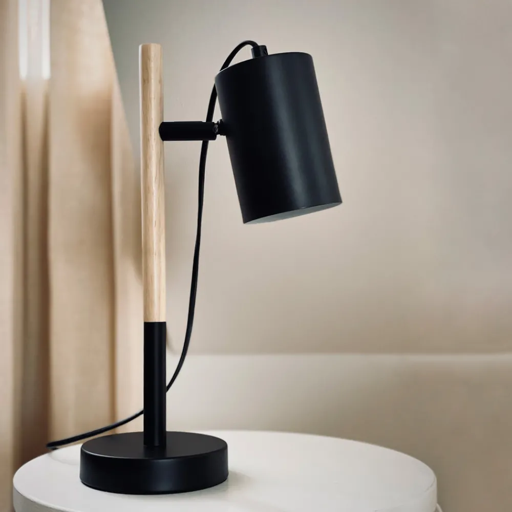 Dyberg Larsen Woody bordlampe