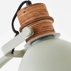 Brilliant Erena gulvlampe, svingbart hode, lysegrønn Hot