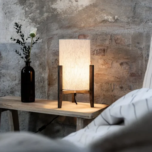 Markslöjd Eruca bordlampe, høyde 39 cm, brun/beige, tre/lin| Bordlamper