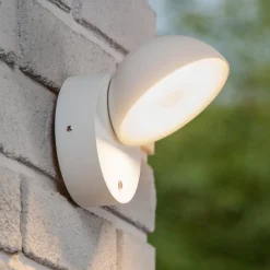 Lucide Finn LED-vegglampe, hvit, metall, IP54, dag/natt-sensor| Utebelysning Med Sensor|Utebelysning Med Sensor