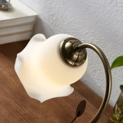 Lindby Floralt utformet bordlampe Matea| Bordlamper