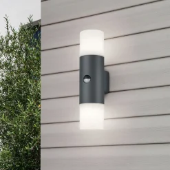 Trio Lighting Hoosic – utendørs vegglampe med bevegelsesdetektor Clearance