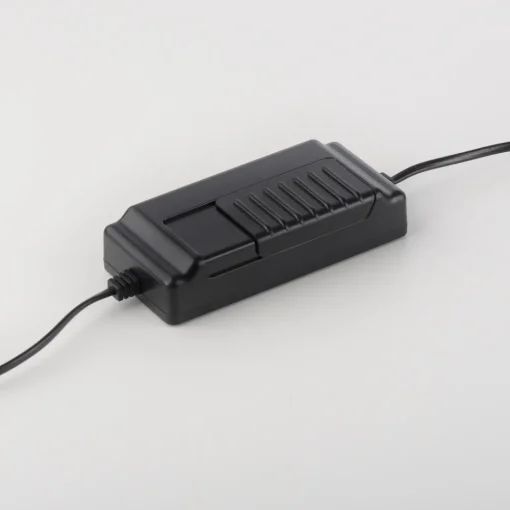 JUST LIGHT. GmbH JUST LIGHT. Emanda LED-gulvlampe, jern, svart-messing Discount
