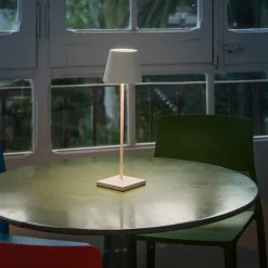 FARO BARCELONA LED-bordlampe Toc med USB-lader, IP54, hvit Discount