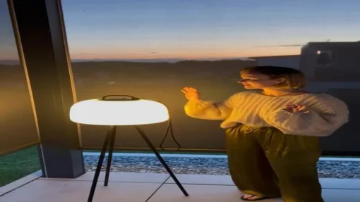 Nordlux LED-gulvlampe Kettle Tripod i metall, skjerm 36 cm| Kommersiell Utebelysning