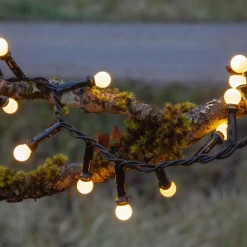 STAR TRADING LED-lyslenke Berry Mini med timerfunksjon hvit Hot