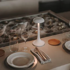 LEDS-C4 LED-bordlampe Portobello, hvit, dimmer, ABS Hot