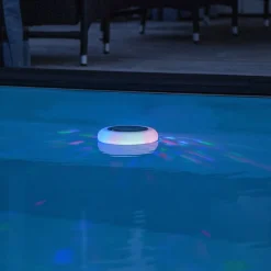 STAR TRADING LED-solbassenglys Pool Light flerfarget varmhvit Hot