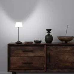 Näve LED-solcelle-bordlampe Emmi CCT oppladbar, svart