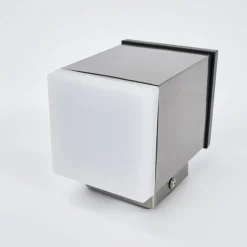 Lindby LED-solcelle-vegglampe Tyson, kantet, satinert Clearance