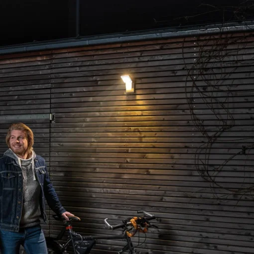 LEDVANCE Endura Pro Spot Sensor LED-spot 16 W grå| Vegglamper Med Sensor|Utespotter