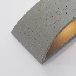 Lindby Edvin vegglampe av betong, halvrund New