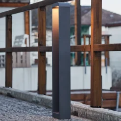 Lindby Emima LED-gatelampe i aluminium 100 cm Hot