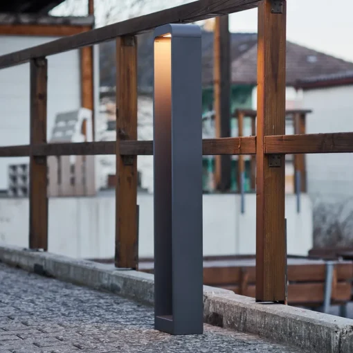 Lindby Emima LED-gatelampe i aluminium 100 cm Hot