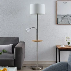 Lindby Gulvlampe Aovan, nikkelfarget, hyller, USB-port| Gulvlamper
