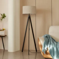 Lindby gulvlampe Herry, svart, tre, stativ, 153 cm| Gulvlamper