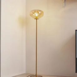 Lindby gulvlampe Lelia, ravfarget, glass, metall, 150 cm| Gulvlamper