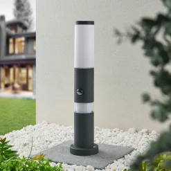Lindby Okari sokkellampe i aluminium med sensor Sale
