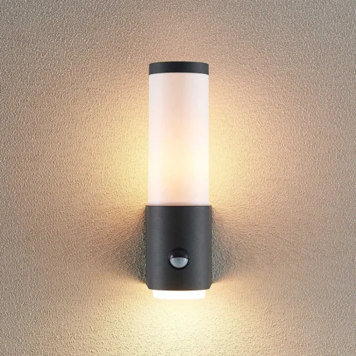 Lindby Okari utendørs vegglampe med sensor, rett| Vegglamper Med Sensor|Utebelysning Med Sensor