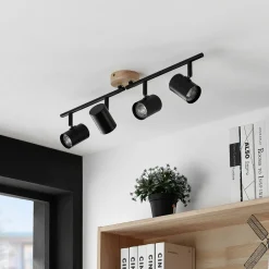 Lindby taklampe Xiomara, 4 lyskilder, 68 cm lang, tre