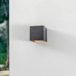 Lindby utendørs LED-vegglampe Nivar, kantet, svart/gull, IP54| Kommersiell Utebelysning|Led-Utendørs