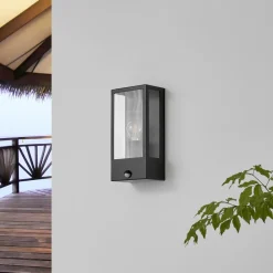 Lindby utendørs vegglampe Ilana, svart, sensor, IP44, E27 Outlet