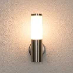 Lindby utendørs vegglampe Kristof, stål, 33 cm høy, E27 Hot