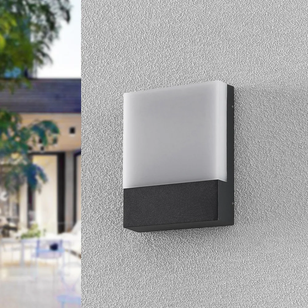 Lindby Vanira LED-vegglampe til uteområdet