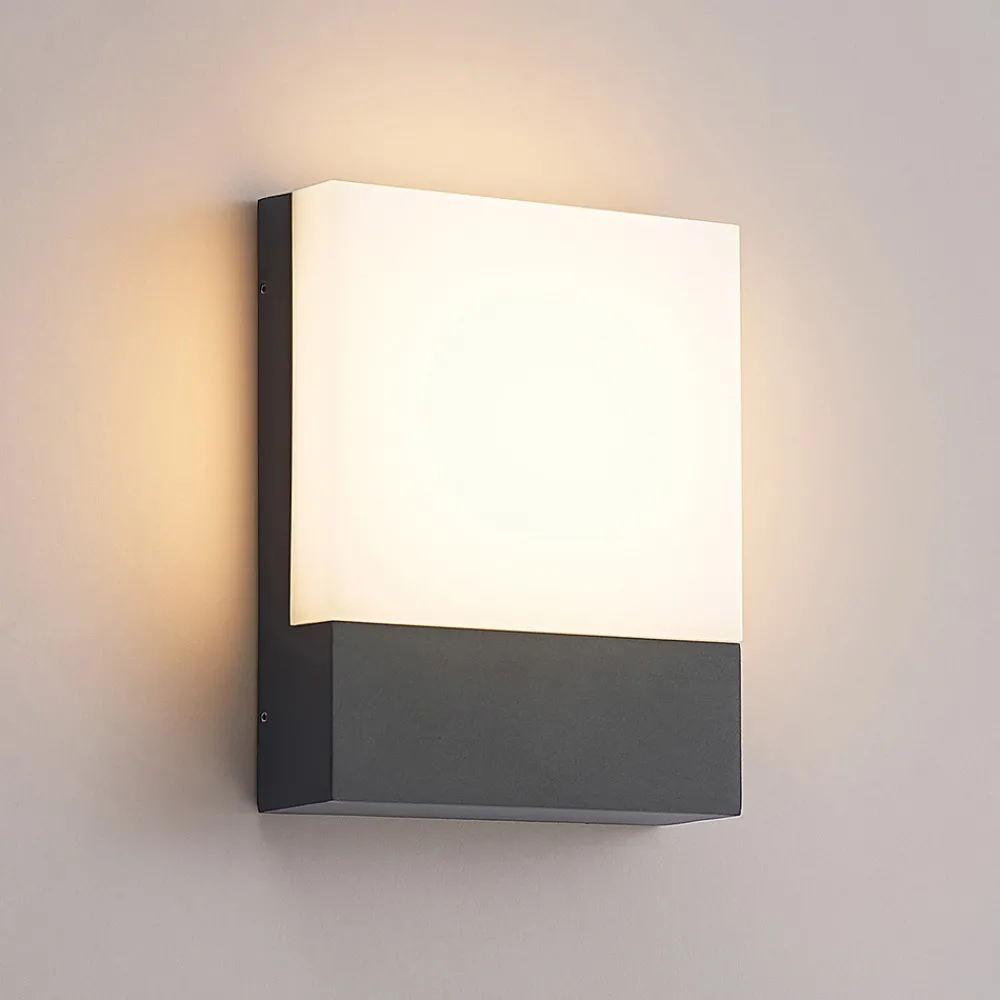 Lindby Vanira LED-vegglampe til uteområdet