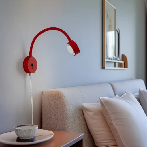 Lindby vegglampe Jyla, rød/hvit, linse, 3000K, GX53, fleksibel arm Best