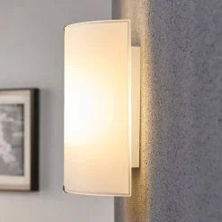 Lindby vegglampe Phil, hvit, glass, høyde 21 cm| Design- Og Hotellbelysning|Vegglamper