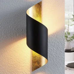 Lindby vegglampe Vanni, svart/gull, metall, høyde 57 cm| Design- Og Hotellbelysning|Vegglamper