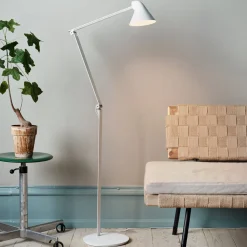 Louis Poulsen NJP LED-gulvlampe 3 000 K hvit| Gulvlamper