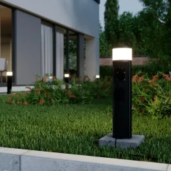 Lucande Corban sokkellampe, grå, stikkontakter, G9, IP44| Sokkellamper Med Sensor|Terrassebelysning