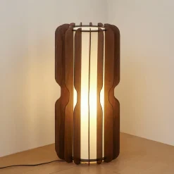 Lucande Gulvlampe Juneta, 75 cm, brun, tre, tekstil| Gulvlamper