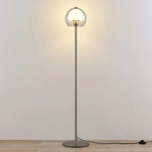 Lucande Kaiya gulvlampe med glassskjerm| Gulvlamper